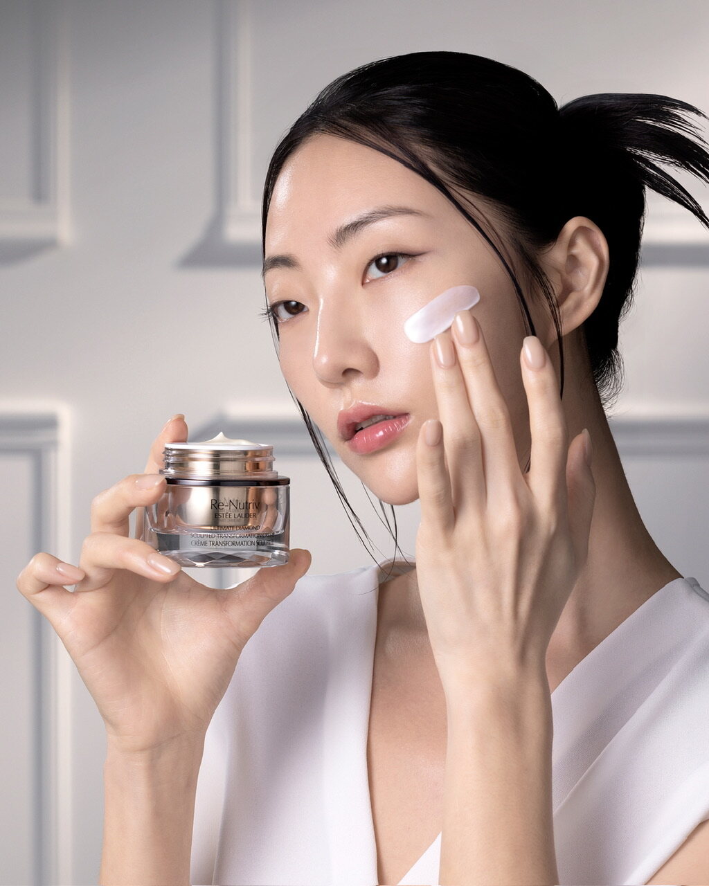 ESTÉE LAUDER 極緻黑鑽塑顏面霜:BAZAAR Fab 2024「Best Lifting Face Cream」 ESTÉE LAUDER 極緻黑鑽塑顏面霜:BAZAAR Fab 2024「Best Lifting Face Cream」