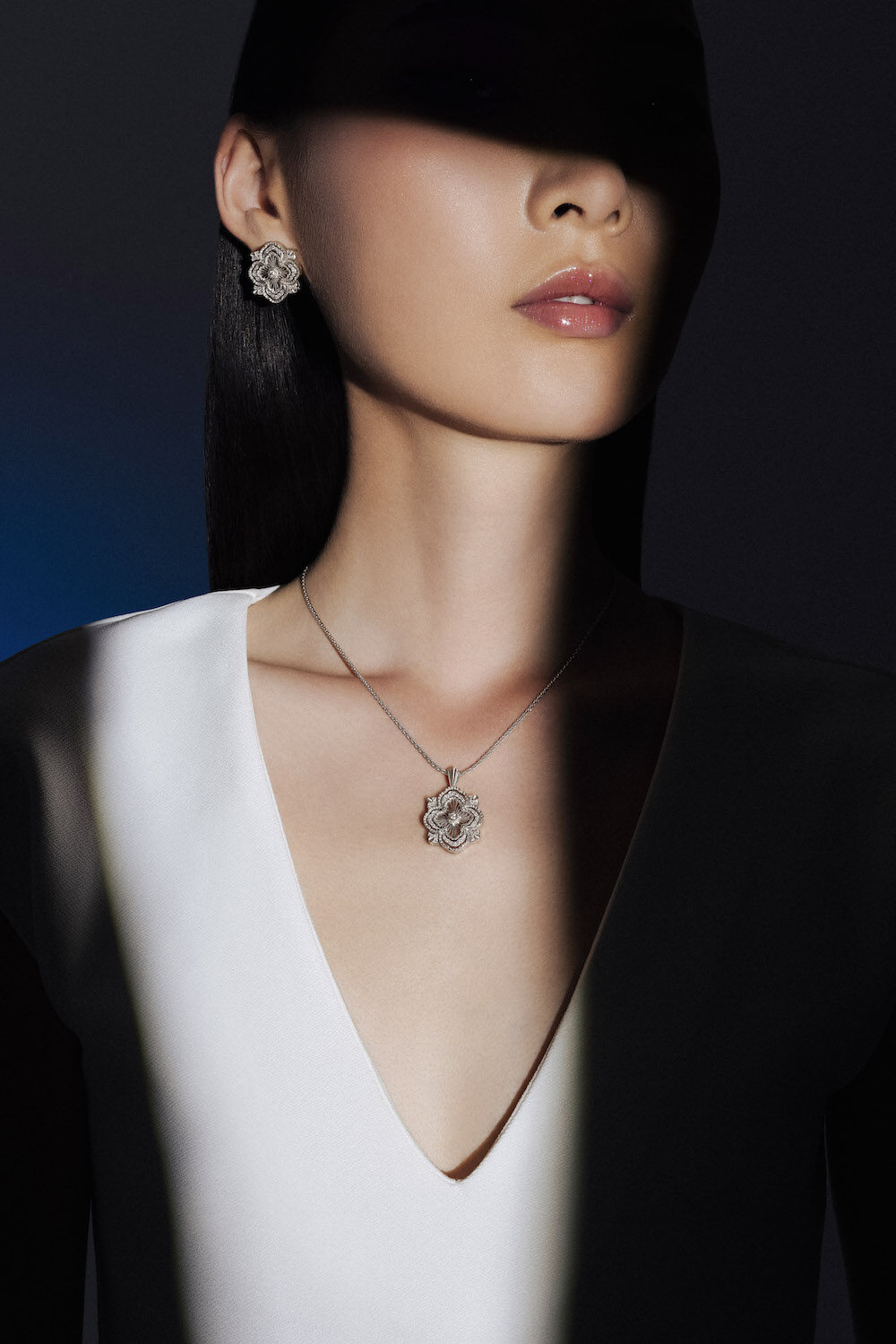 Opera Tulle Premium 系列包括耳環和吊墜項鏈 Opera Tulle Premium 系列包括耳環和吊墜項鏈