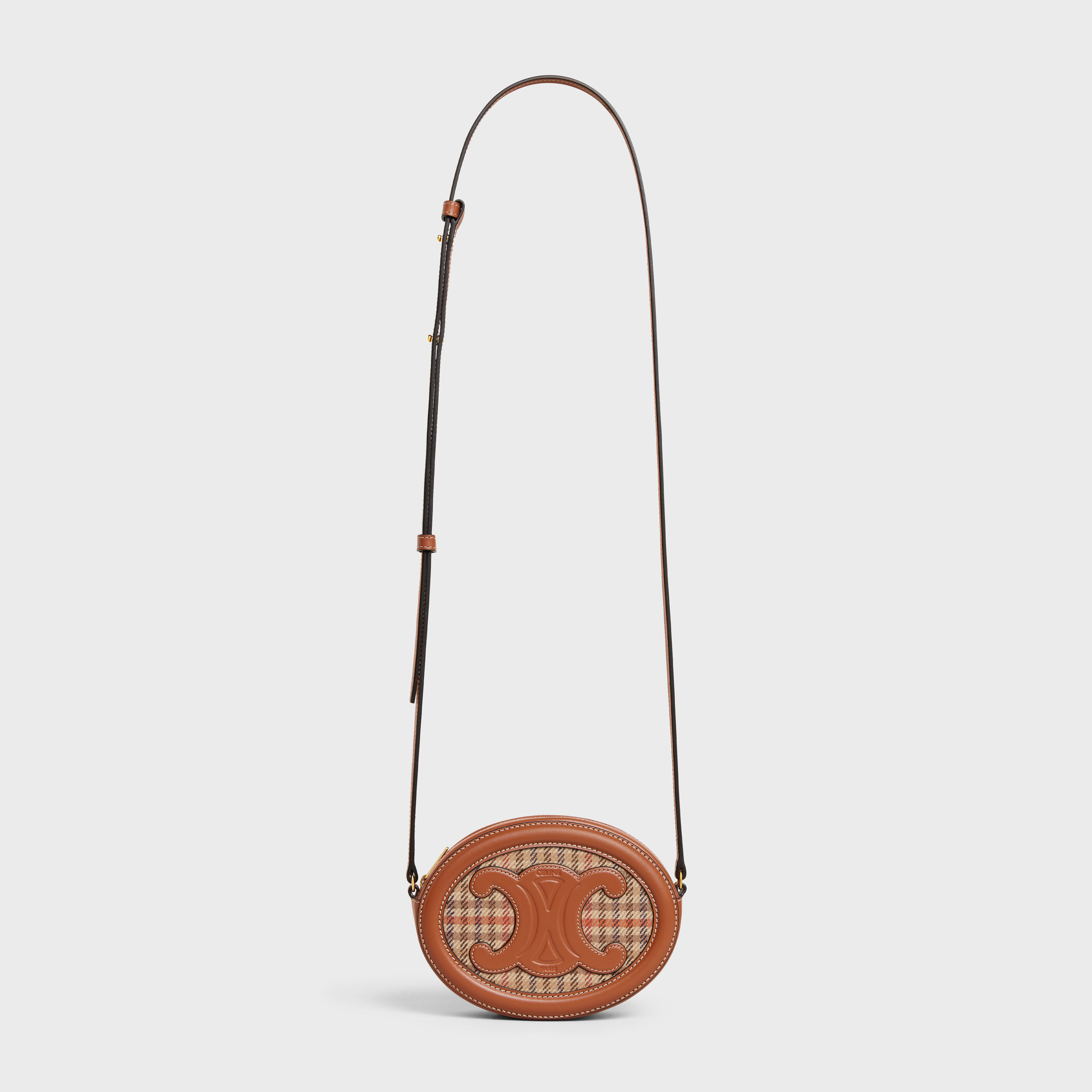 Celine Cuir Triomphe 粗花呢及小牛皮斜揹橢圓形銀包 $11,000 Celine Cuir Triomphe 粗花呢及小牛皮斜揹橢圓形銀包 $11,000