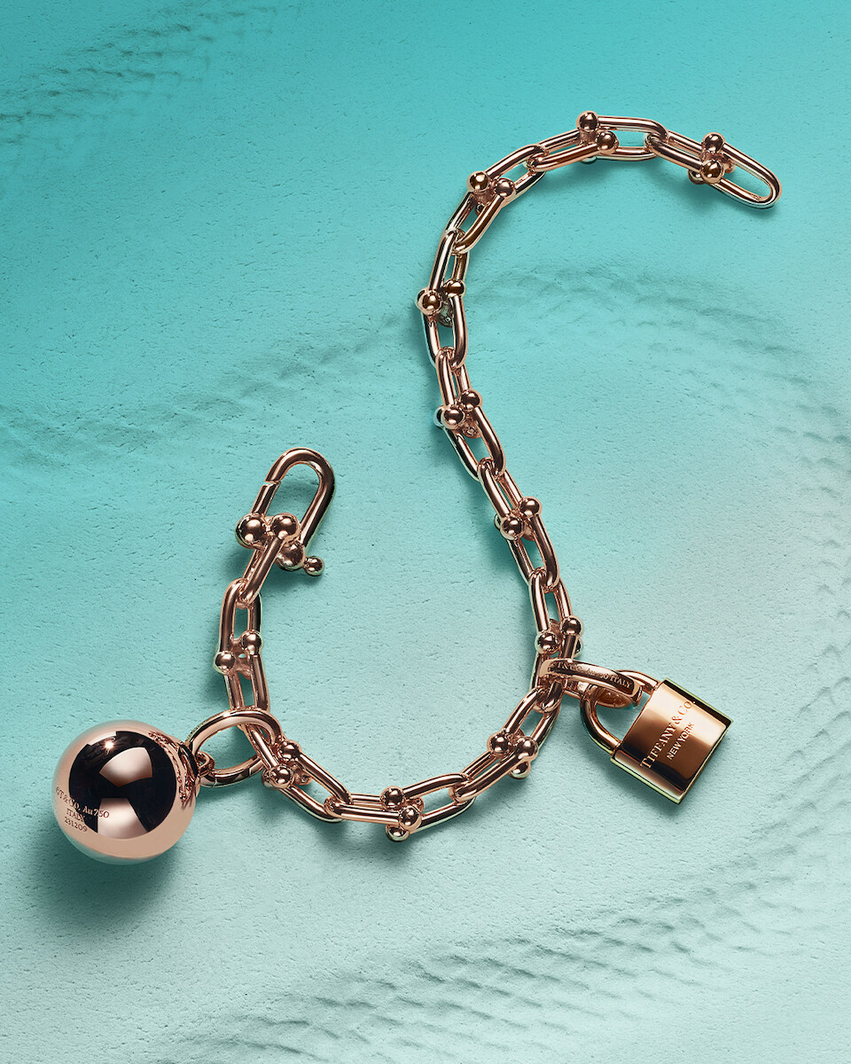 新年開運就從紅色珠寶下手！Tiffany & Co. 首度推出新春「Tiffany Lock 系列紅寶石項鍊 」