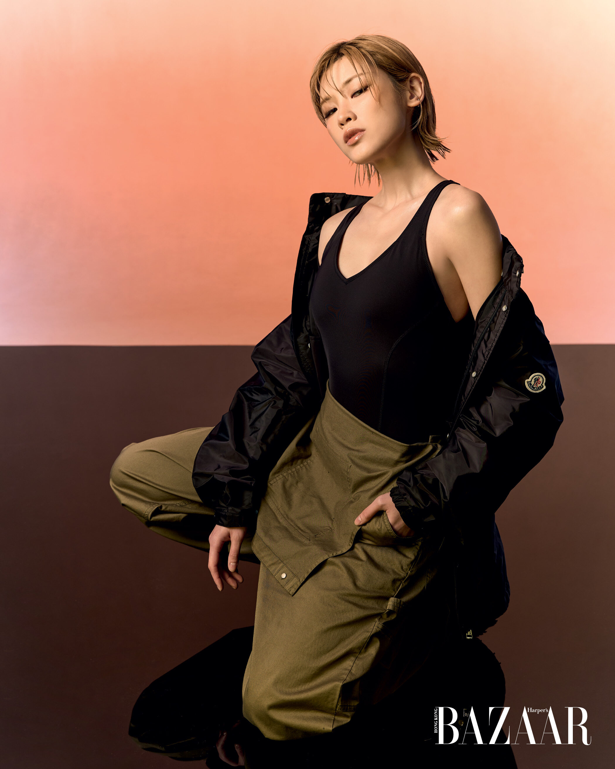 創作歌手陳蕾 Panther Chan以獨到中性魅力駕馭 Moncler collection 2025 夏季系列，重新定義時尚 !
