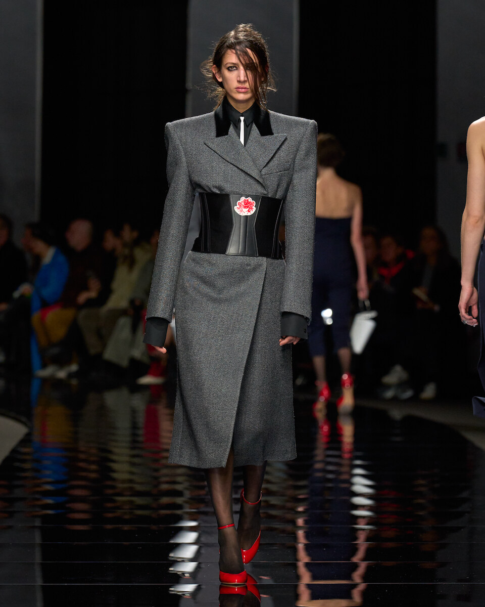 Sportmax 2024 秋冬系列致敬經典、探索未來！新季打造 Boxy 西裝成焦點，以高科技面料演繹未來主義！