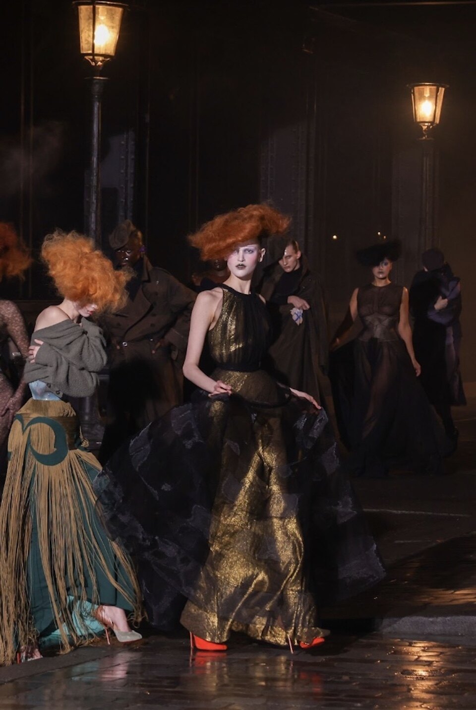 John Galliano 為時裝迷送上久違的時尚戲夢!逐點解構 Maison Margiela 2024 高訂系列 John Galliano 為時裝迷送上久違的時尚戲夢!逐點解構 Maison Margiela 2024 高訂系列