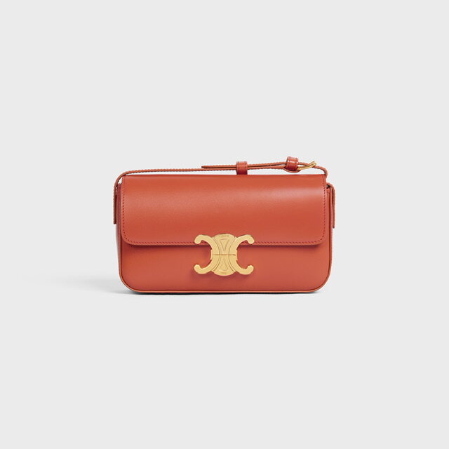 Celine Triomphe 亮面小牛皮肩揹袋 $23,500