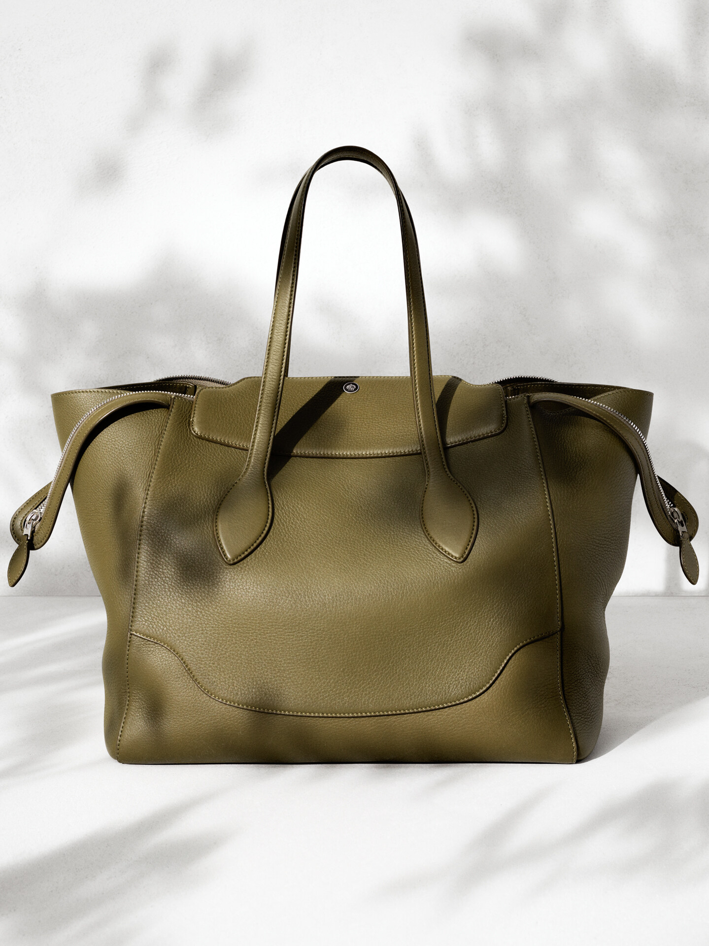 展現微笑的 LORO PIANA Sesia Happy Day 手袋！