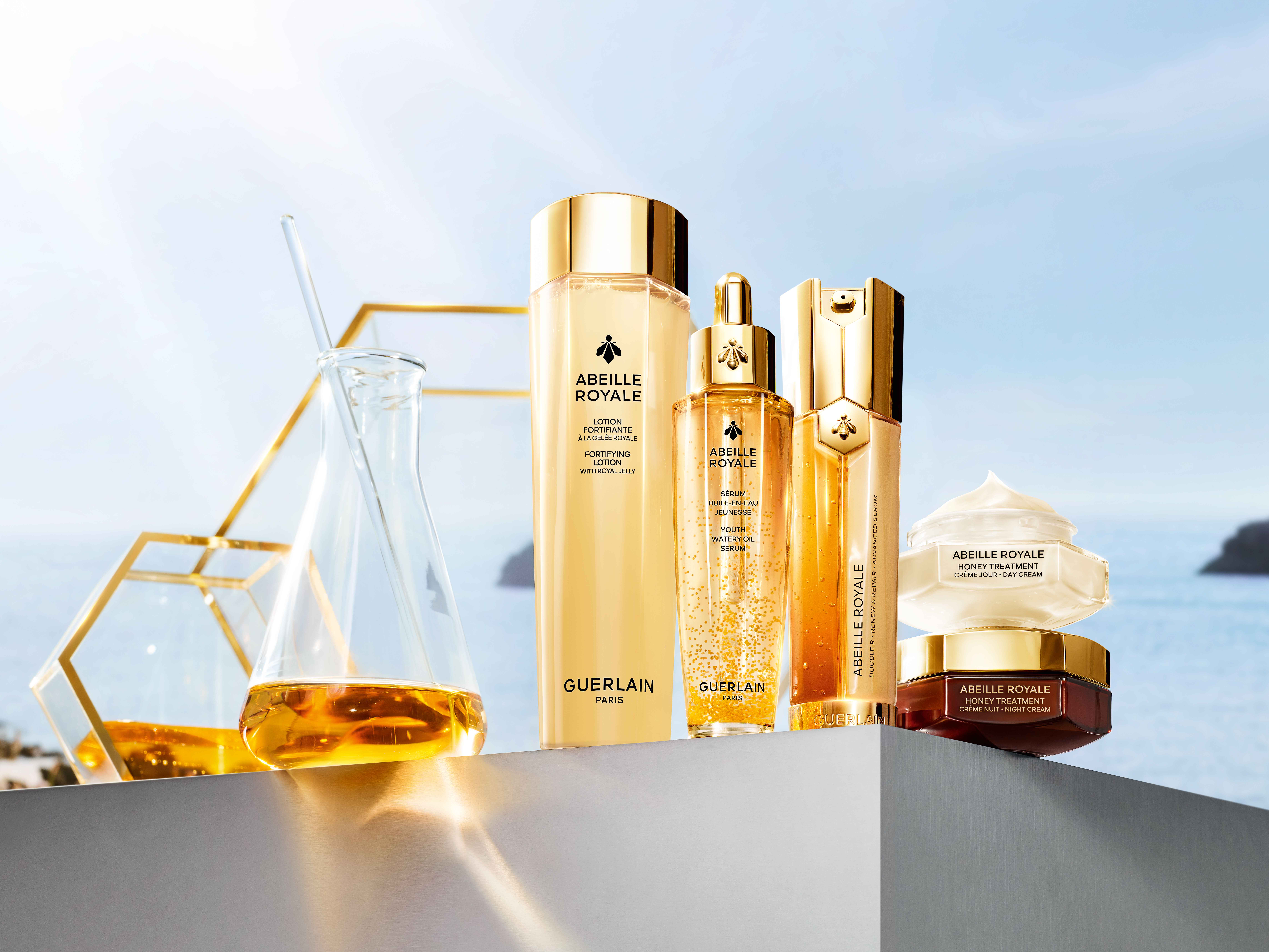 GUERLAIN Abeille Royale Youth Watery Oil Serum：BAZAAR FAB 2025「Best Skin Plumping Serum」