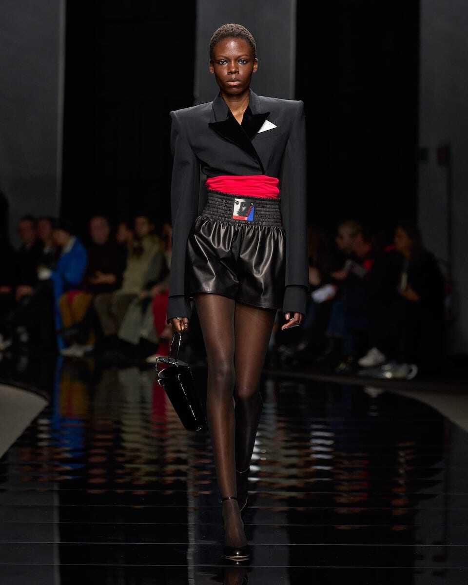 Sportmax 2024 秋冬系列致敬經典、探索未來！新季打造 Boxy 西裝成焦點，以高科技面料演繹未來主義！