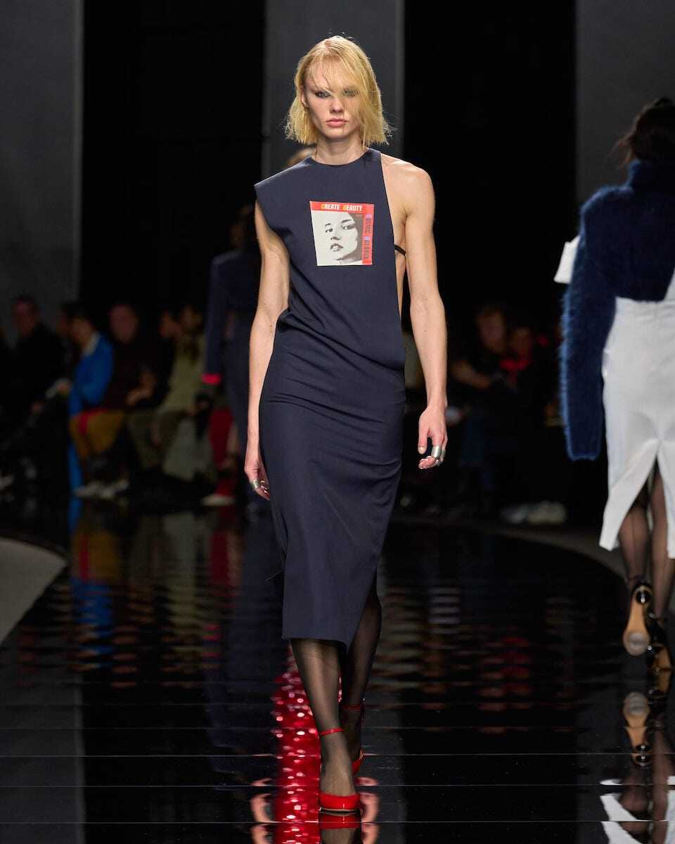 Sportmax 2024 秋冬系列致敬經典、探索未來！新季打造 Boxy 西裝成焦點，以高科技面料演繹未來主義！