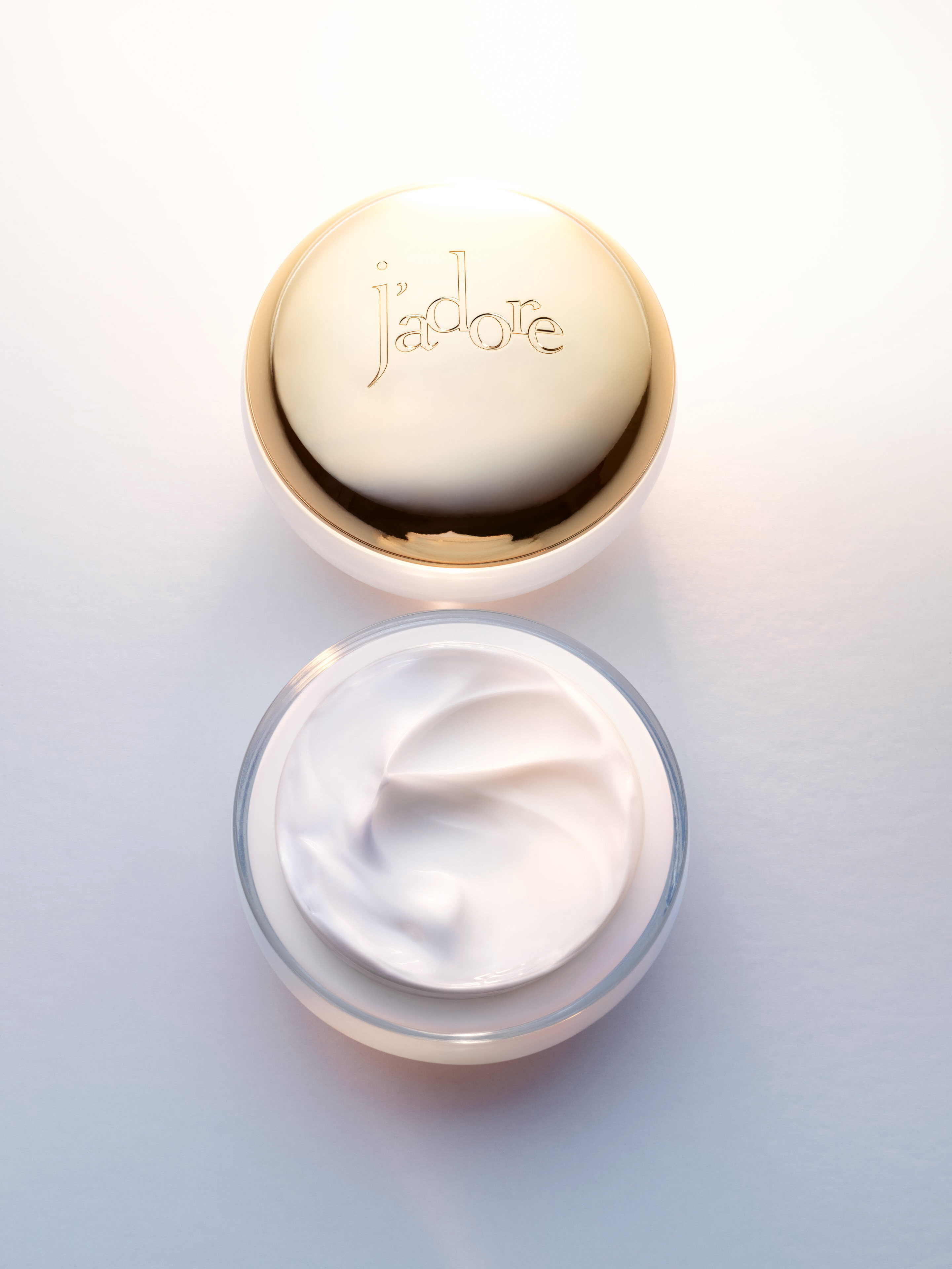 Dior J'adore Les Adorables 香薰美肌乳霜 $890/150ml Dior J'adore Les Adorables 香薰美肌乳霜 $890/150ml