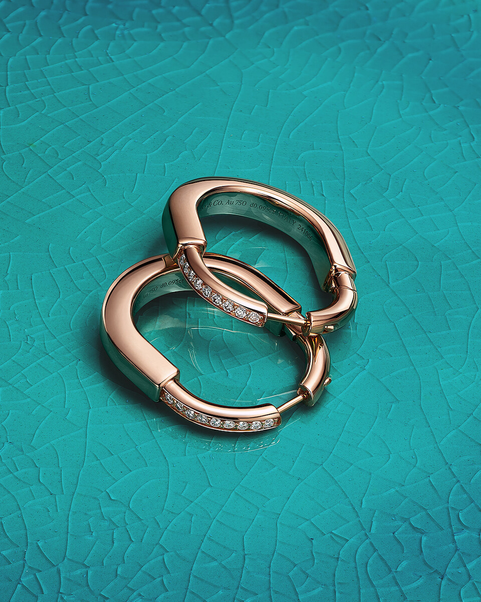 新年開運就從紅色珠寶下手！Tiffany & Co. 首度推出新春「Tiffany Lock 系列紅寶石項鍊 」