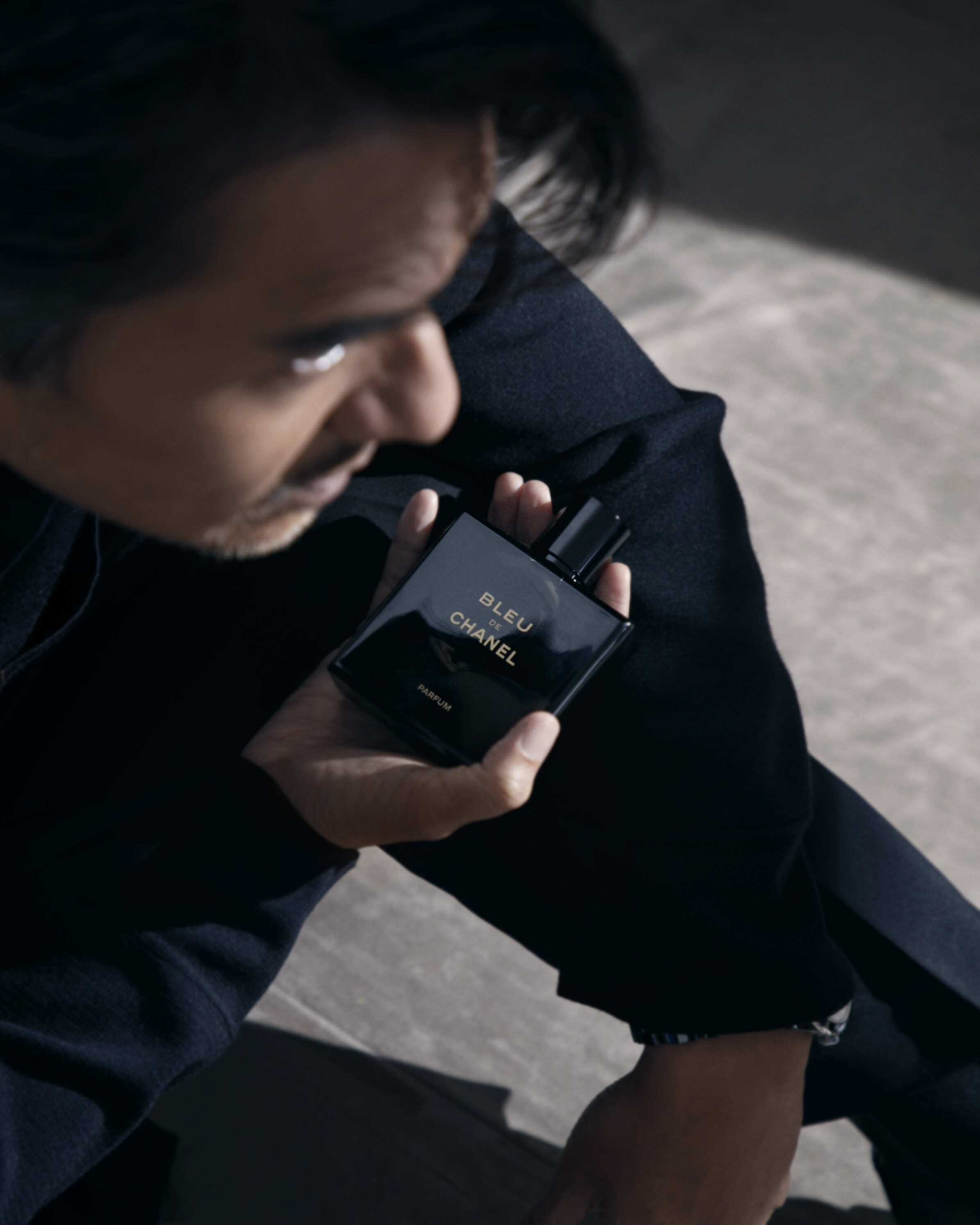 馮德倫探索自我界限，多重身分深度演繹 BLEU DE CHANEL 魅力男香