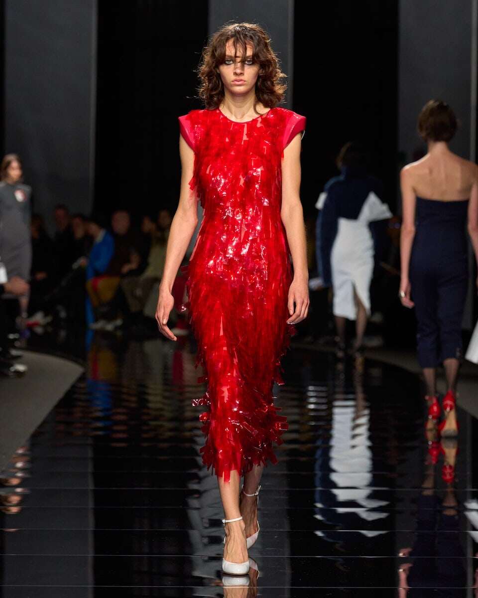 Sportmax 2024 秋冬系列致敬經典、探索未來！新季打造 Boxy 西裝成焦點，以高科技面料演繹未來主義！