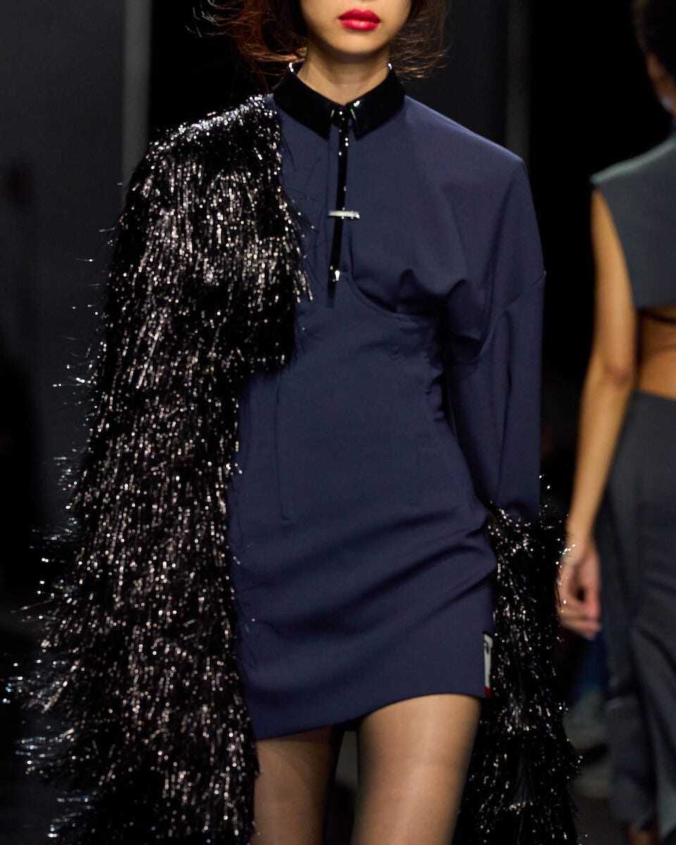 Sportmax 2024 秋冬系列致敬經典、探索未來！新季打造 Boxy 西裝成焦點，以高科技面料演繹未來主義！