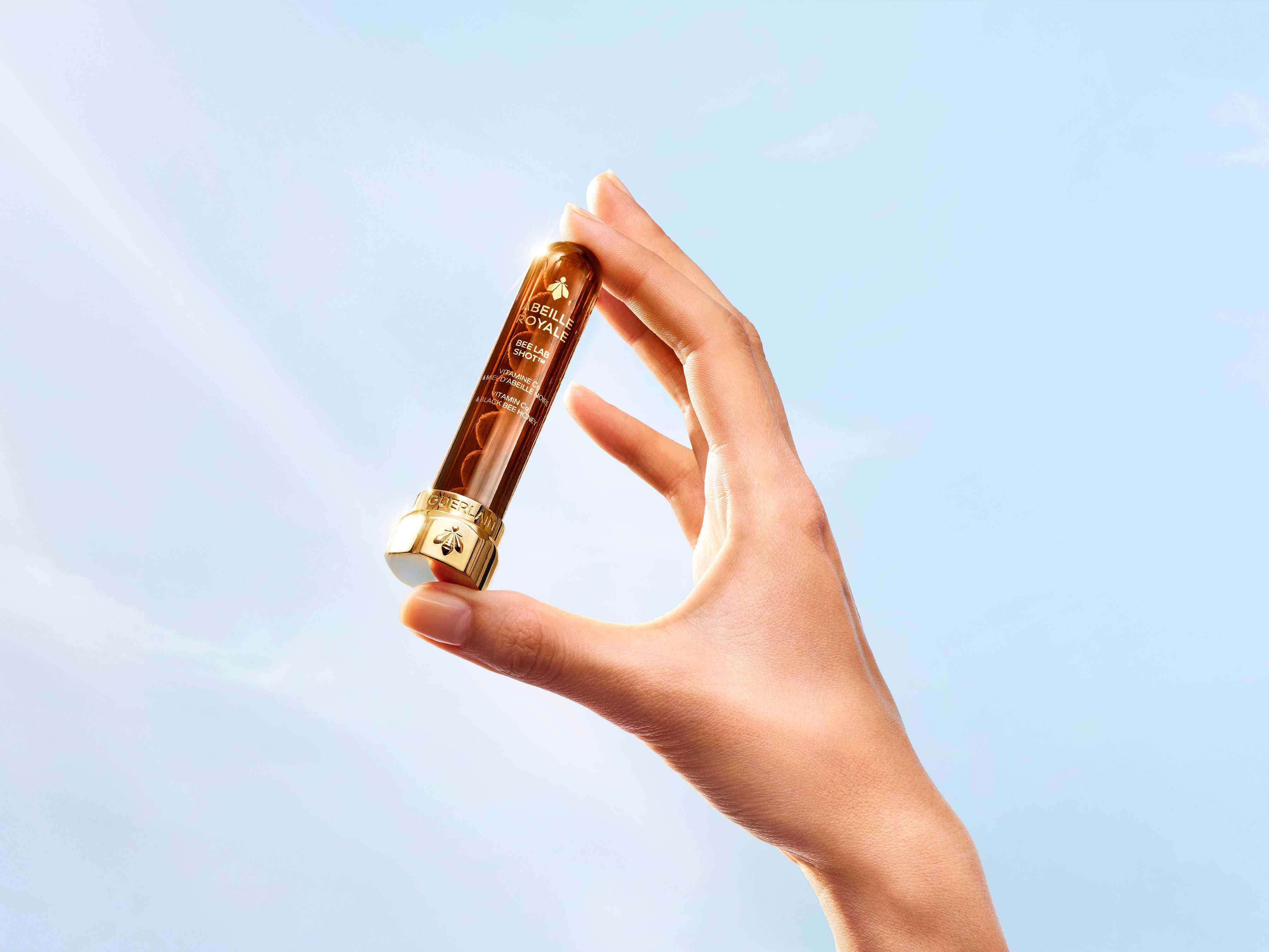 GUERLAIN Abeille Royale Youth Watery Oil Serum：BAZAAR FAB 2025「Best Skin Plumping Serum」