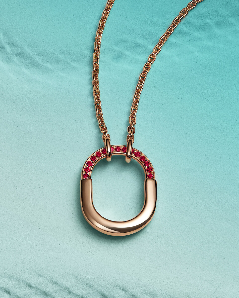 新年開運就從紅色珠寶下手！Tiffany & Co. 首度推出新春「Tiffany Lock 系列紅寶石項鍊 」