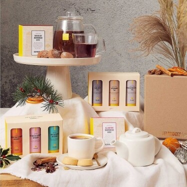 SELFRIDGES SELECTION International Afternoon Tea gift box
