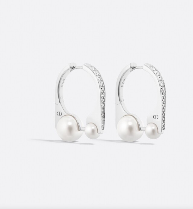 Dior 耳環 2025 推薦|12+ 必入手經典 Dior 珍珠耳環、CD 耳環,最平只需 $3,200! Dior 耳環 2025 推薦|12+ 必入手經典 Dior 珍珠耳環、CD 耳環,最平只需 $3,200!