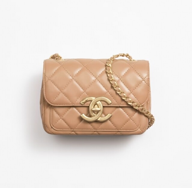 Chanel 2024 秋冬新款「奶茶色」手袋上架！經典 Mini Flap Bag、相機袋、31 手袋令人愛不釋手