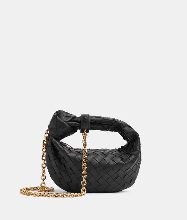 隨著 Jodie Bag 人氣高企,品牌亦乘勢推出迷你版 Jodie Bag 隨著 Jodie Bag 人氣高企,品牌亦乘勢推出迷你版 Jodie Bag