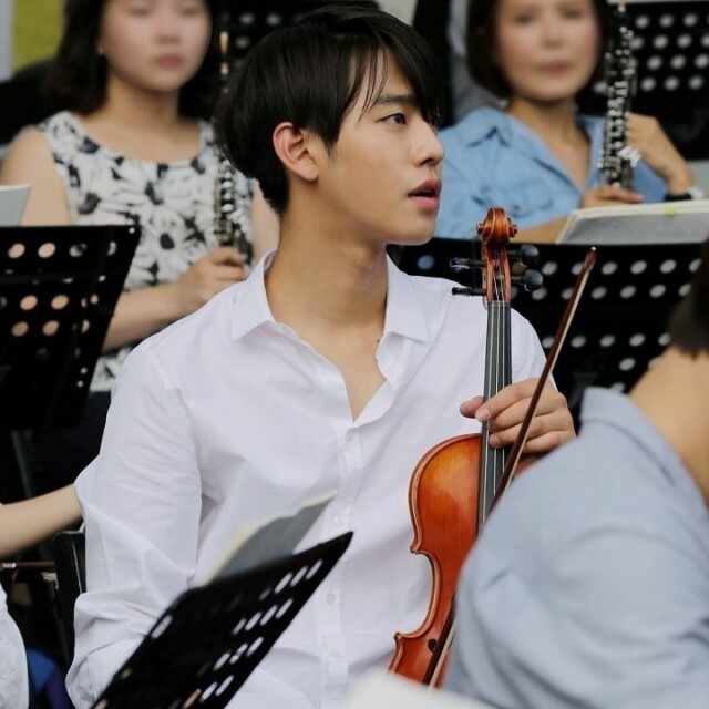 安孝燮小學六年級時學小提琴