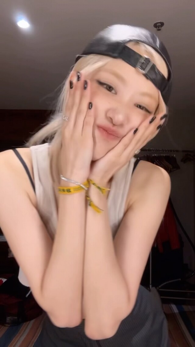 APT 玩法介紹|Rosé 新歌《APT.》炒熱韓國酒局酒戲!附 7 大人氣酒 Game 推介 APT 玩法介紹|Rosé 新歌《APT.》炒熱韓國酒局酒戲!附 7 大人氣酒 Game 推介