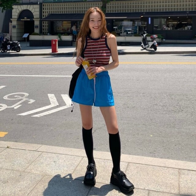 拼色包邊吊帶背心穿搭 拼色包邊吊帶背心穿搭