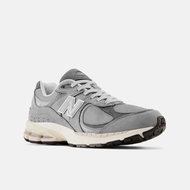 時尚女生怎可沒一對 New Balance？推介 5 大經典人氣款式，再分享各種波鞋穿搭示範