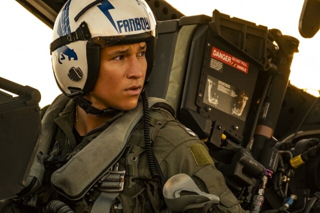每部戰機上，都裝置上 Tom Cruise 與團隊請 Sony 研發新微型 IMAX 攝影機
