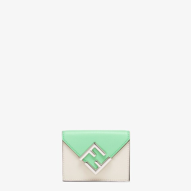 名牌銀包推薦:Fendi FF Diamonds超迷你三摺疊皮夾 $3,950 名牌銀包推薦:Fendi FF Diamonds超迷你三摺疊皮夾 $3,950