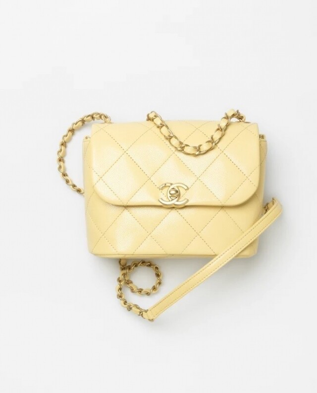 奶油黃名牌手袋推薦：Chanel 迷你手袋 $32,400