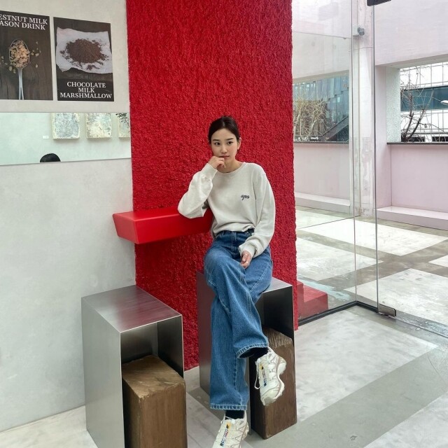 張姬領韓系自然清新風穿搭!以長青單品打造知性女神風營造最強韓系氛圍感! 張姬領韓系自然清新風穿搭!以長青單品打造知性女神風營造最強韓系氛圍感!