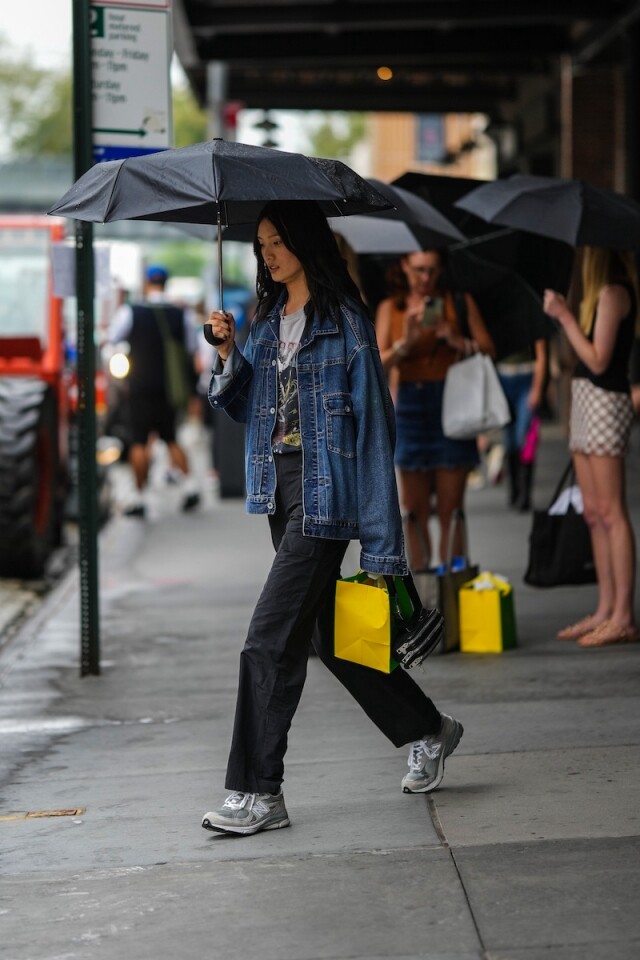 防水鞋品牌推介｜防水和潑水分別？打風雨天和戶外穿搭必備的「防水運動鞋」