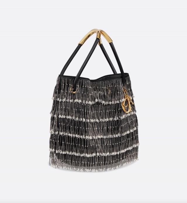 2025 大熱流蘇手袋推薦｜Prada、Valentino、Chloè 的 Fringe Bag 都是今年必入手
