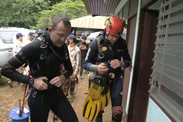 觀眾也能同時感受到現場的沉重氣氛 觀眾也能同時感受到現場的沉重氣氛