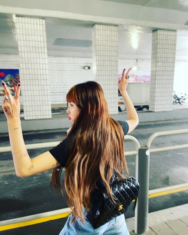 Chanel 背包亦是泫雅的心頭好之一 Chanel 背包亦是泫雅的心頭好之一