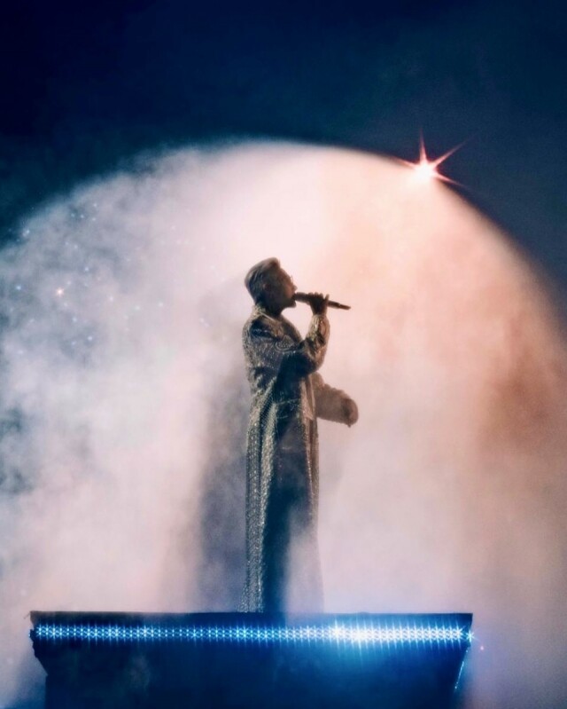 G-Dragon 巡迴演唱會 《Übermensch》香港站造型全公開!為觀眾獻上一場舞台時裝盛宴、配戴 Pomellato 珠寶顯奢華 G-Dragon 巡迴演唱會 《Übermensch》香港站造型全公開!為觀眾獻上一場舞台時裝盛宴、配戴 Pomellato 珠寶顯奢華