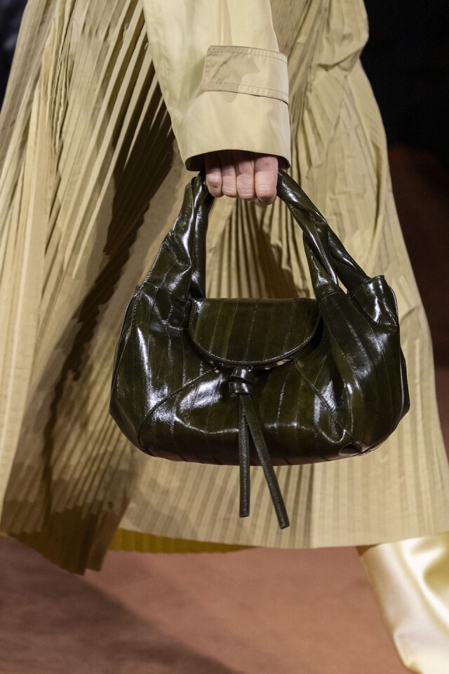 Fendi 2025 秋冬新款手袋列陣!Fendi 百年大騷請來宋慧喬、方燦、宋雨琦等參與慶典 Fendi 2025 秋冬新款手袋列陣!Fendi 百年大騷請來宋慧喬、方燦、宋雨琦等參與慶典