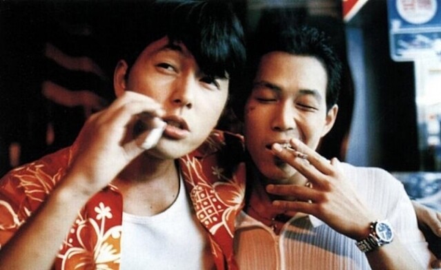 李政宰和鄭雨盛在 1998 年共同出演電影《沒有太陽》