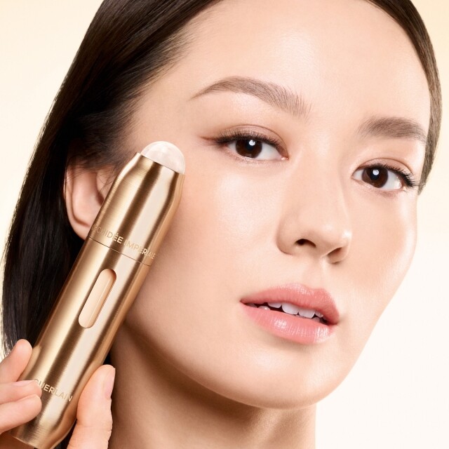 擊退斷崖式衰老！逆轉眼部衰老的終極奢護 ，Guerlain 全新御庭蘭花金緻煥采精華眼霜