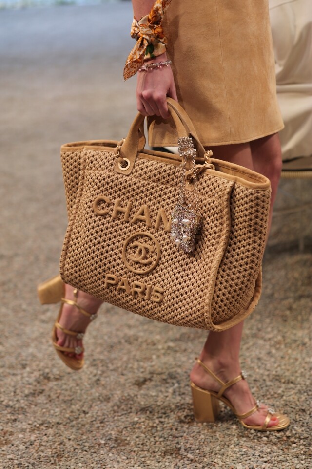 Chanel 25/26 Cruise 系列手袋盤點：夏日藤編、大尺寸手袋迎合