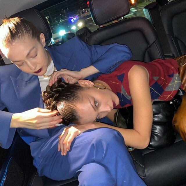 雖然 Bella Hadid 和 Gigi Hadid 感情很好,但他人總把她們拿來比較 雖然 Bella Hadid 和 Gigi Hadid 感情很好,但他人總把她們拿來比較