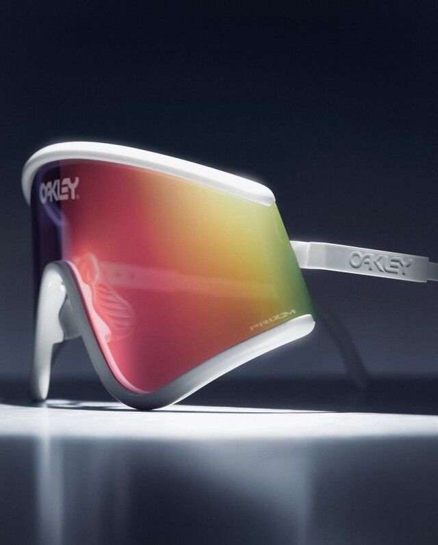 Oakley 突然大受 Gen Z 歡迎?Y2K 始祖美國品牌和 Meta 推出智能眼鏡,除了太陽眼鏡還有甚麼必買運動單品? Oakley 突然大受 Gen Z 歡迎?Y2K 始祖美國品牌和 Meta 推出智能眼鏡,除了太陽眼鏡還有甚麼必買運動單品?
