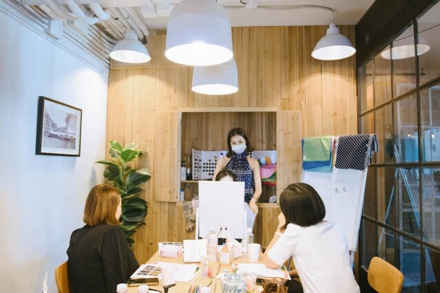 個人色彩分析找出命定顏色！Tiff Chan 從時裝店老闆到個人色彩顧問，為客人提升自信並打造可持續時尚