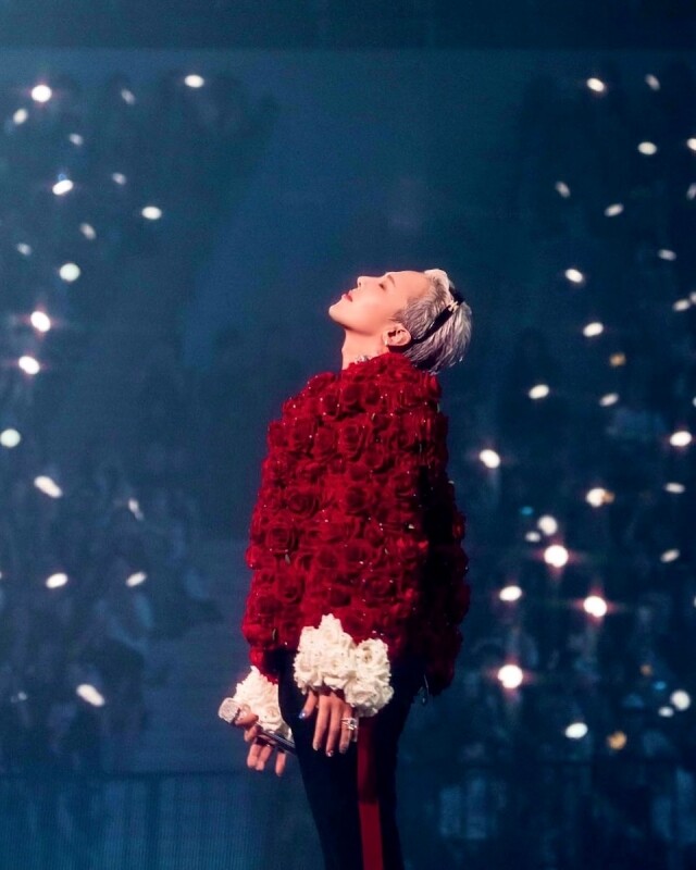 G-Dragon 巡迴演唱會 《Übermensch》香港站造型全公開!為觀眾獻上一場舞台時裝盛宴、配戴 Pomellato 珠寶顯奢華 G-Dragon 巡迴演唱會 《Übermensch》香港站造型全公開!為觀眾獻上一場舞台時裝盛宴、配戴 Pomellato 珠寶顯奢華