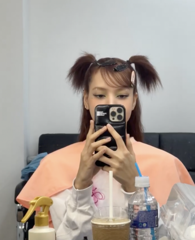 URBAN SOPHISTICATION 手機殼成最新時尚單品!仿羽絨外套柔軟質感風靡全球,Rosé、Lisa 也愛用 URBAN SOPHISTICATION 手機殼成最新時尚單品!仿羽絨外套柔軟質感風靡全球,Rosé、Lisa 也愛用
