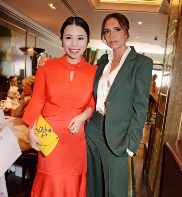 身為富商女兒,余晚晚也遺傳了父母的商業天份 身為富商女兒,余晚晚也遺傳了父母的商業天份