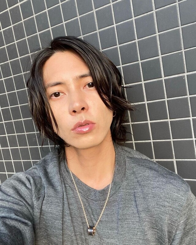 山下智久童星出身,畢業於優秀的明治大學商業系 山下智久童星出身,畢業於優秀的明治大學商業系