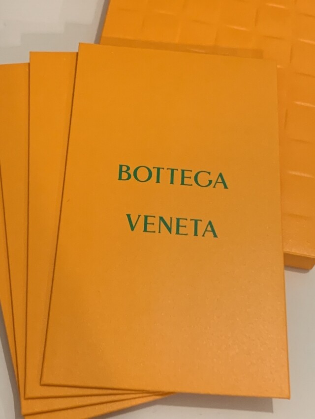 Bottega Veneta 橙色利是封