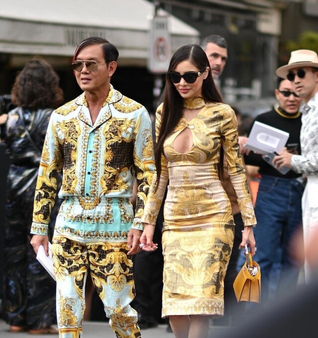 在紐約生活的 Stephen Hung 與妻子 Deborah 結婚多年，生活亦非常奢華，所穿的服裝幾乎全都是品牌的高級訂製，而所用、所吃的物品都是最頂級的。所以在某個程度上，他們也算是今季節目中最「炫富」的成員了。