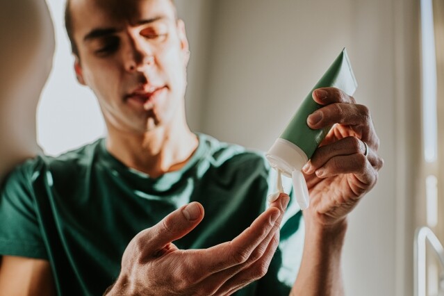 男士護膚品推薦 2025｜極簡男士護膚步驟教學！清潔到保養 5 步搞定